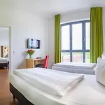 ホテル H+ 4ユース ベルリン