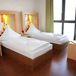 H+ 4youth Hotel 3*