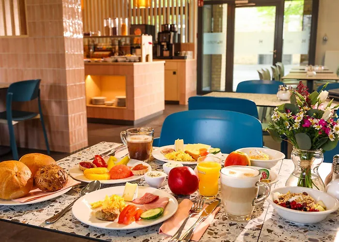 致青春特里夫酒店 3*