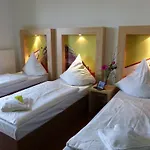 H+ 4youth Hotel 3*