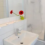 إتش+ فوريوث فندق 3*